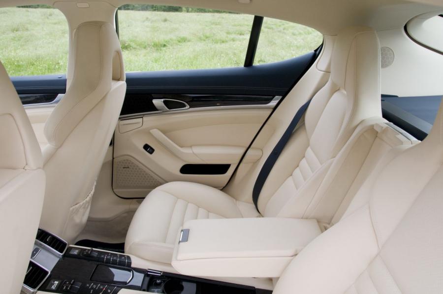  Porsche Panamera 2009 года  (фото 65 из 144)